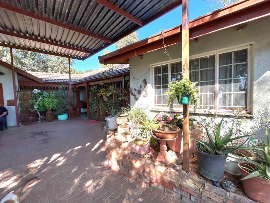 6 Bedroom Property for Sale in Brits North West